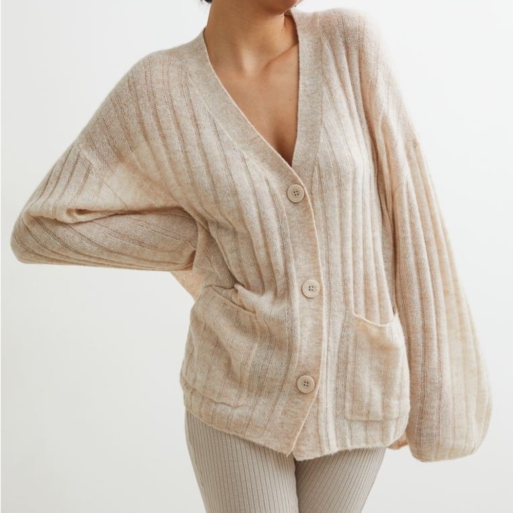 H&M BEIGE WOOL KNIT CARDIGAN SWEATER